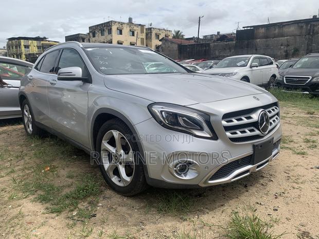Compact Luxury SUV: 2017 Mercedes-Benz GLA-Class in Silver
