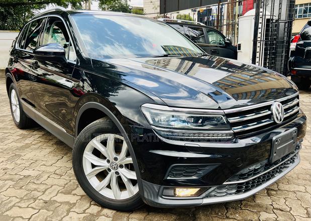 Volkswagen Tiguan 2017 Black: Luxury SUV for Your Urban Journey