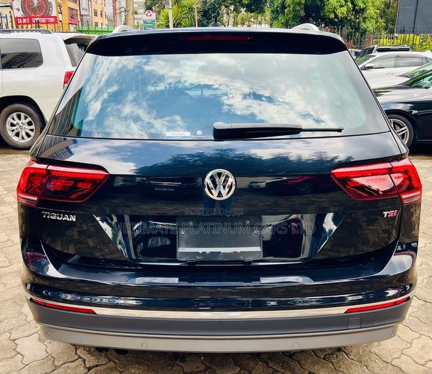 Volkswagen Tiguan 2017 Black: Luxury SUV for Your Urban Journey