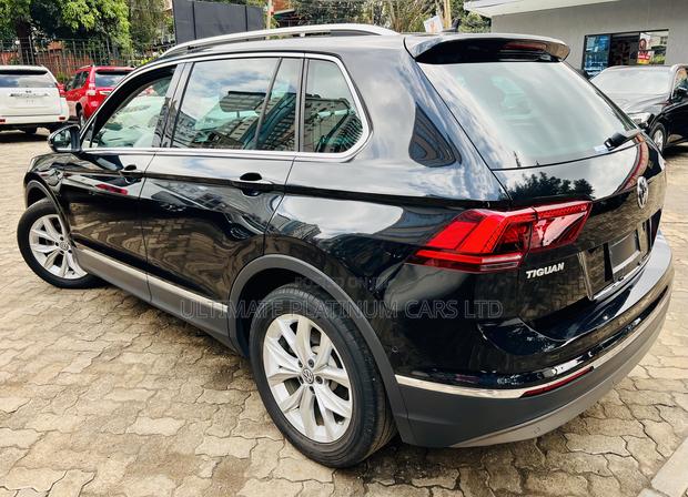 Volkswagen Tiguan 2017 Black: Luxury SUV for Your Urban Journey