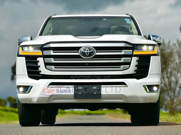 Toyota Land Cruiser 2021 White