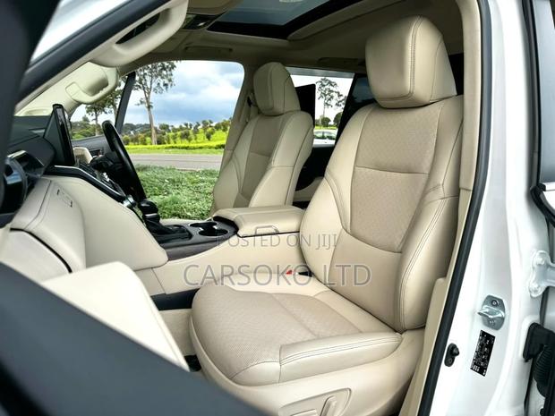 Toyota Land Cruiser 2021 White