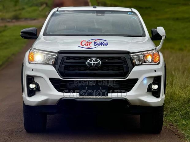 Toyota Hilux 2.8 Diesel 2020 White