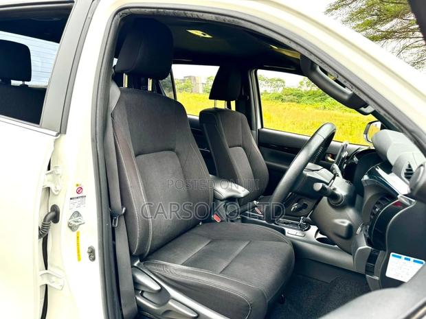 Toyota Hilux 2.8 Diesel 2020 White