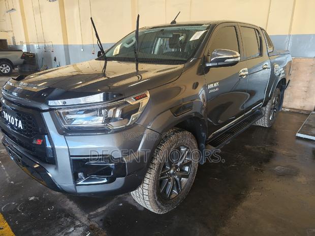 Pre-owned 2017 Toyota Hilux SR5+ 4x4 in Gray - Available Now
