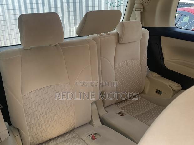 2017 Off-White Toyota Alphard: 2 Distinct Variants