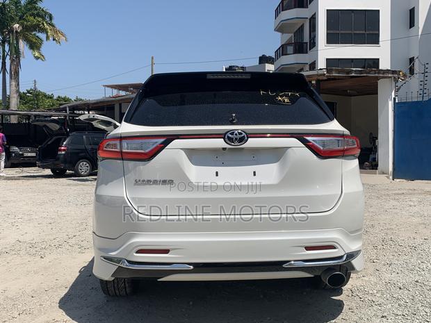 2017 Toyota Harrier 2.0 Turbo Off-White: Premium SUV Available