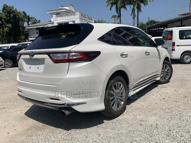 2017 Toyota Harrier 2.0 Turbo Off-White: Premium SUV Available