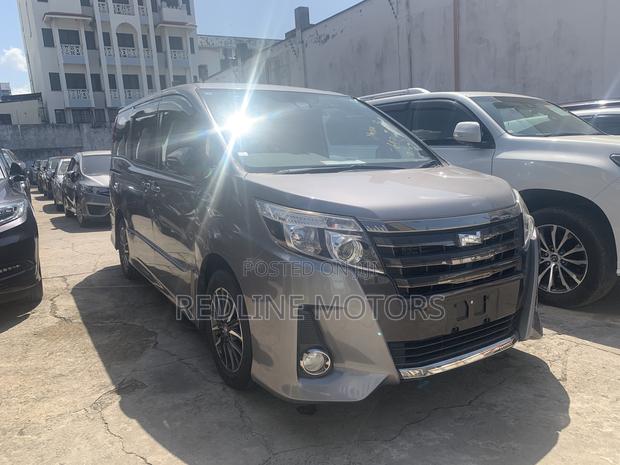 Gray 2017 Toyota Noah 2.0 FWD: Spacious 6-Seater Vehicle