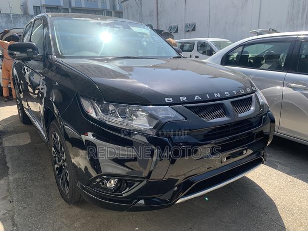2017 Mitsubishi Outlander PHEV AWD Matt Black