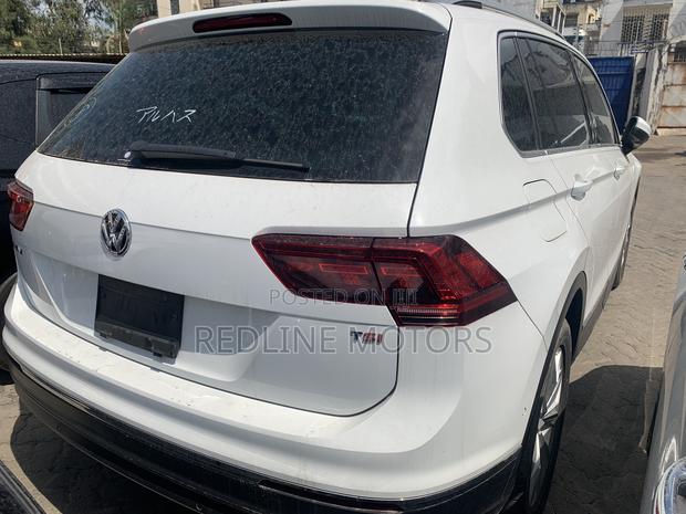 Volkswagen Tiguan 2.0T S FWD 2017 - Impeccable White Condition