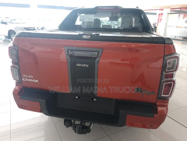 New Isuzu D-MAX 2024 Orange