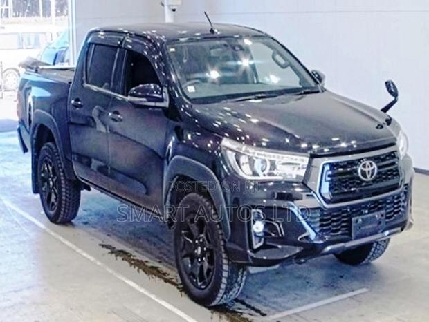 2019 Toyota Hilux Black Edition: Power & Style
