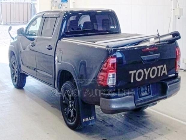 2019 Toyota Hilux Black Edition: Power & Style