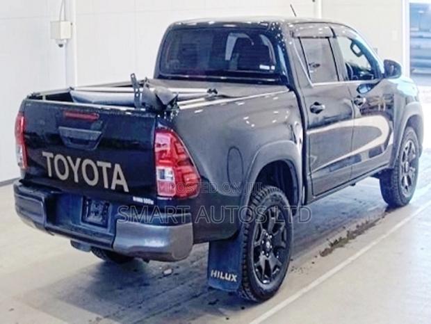 2019 Toyota Hilux Black Edition: Power & Style
