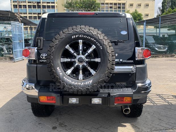 Black 2018 Toyota FJ Cruiser: Your Off-Road Companion
