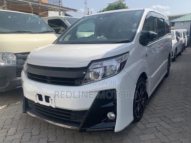 2017 Toyota Noah 2.0 FWD (6 Seater) - White - Quality Family Vehicle