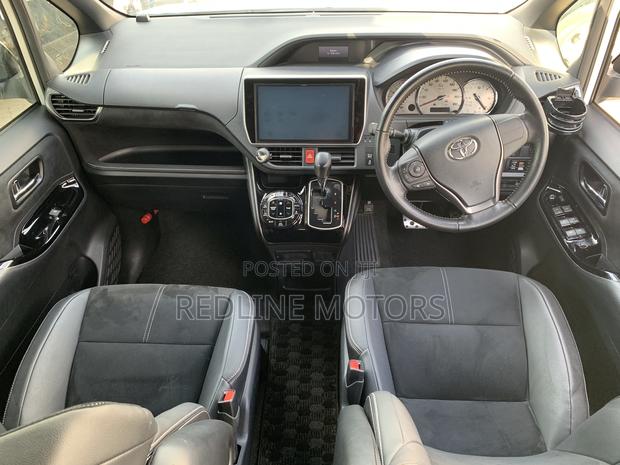 2017 Toyota Noah 2.0 FWD (6 Seater) - White - Quality Family Vehicle