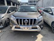 Gold Land Cruiser Prado 2.8 2017 - High-End Off-Road Vehicle for sale