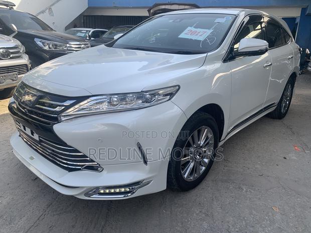 2017 Toyota Harrier 2.0 Off-White: Modern SUV for a Stylish Drive