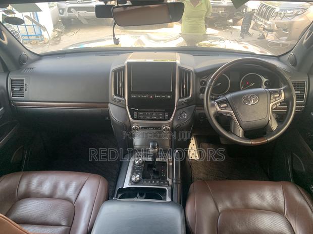 Black Toyota Land Cruiser 4.6 V8 ZX 2017