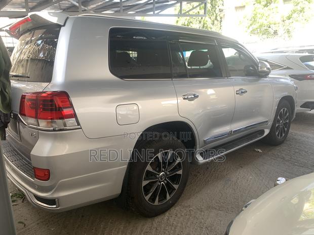 2017 Toyota Land Cruiser V8 TD Silver - High Mileage, Great Value
