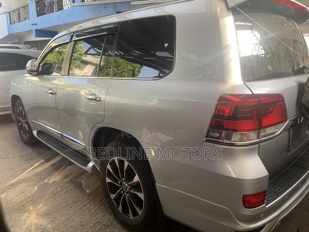 2017 Toyota Land Cruiser V8 TD Silver - High Mileage, Great Value