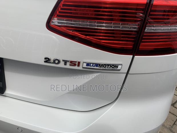 Volkswagen Passat 2016 - Luxurious White Sedan