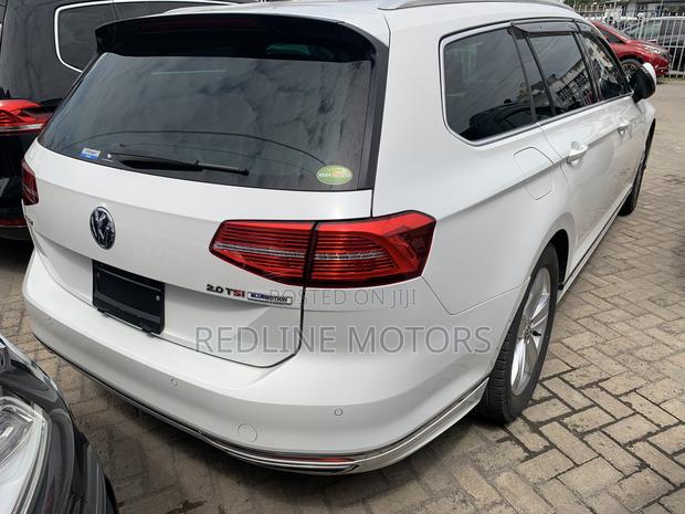 Volkswagen Passat 2016 - Luxurious White Sedan