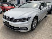 Volkswagen Passat 2016 - Luxurious White Sedan for sale