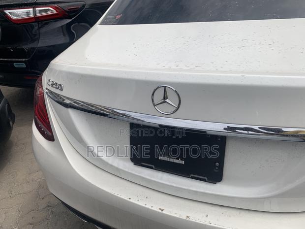 Mercedes-Benz C250 Pearl 2017 - Stylish and Powerful