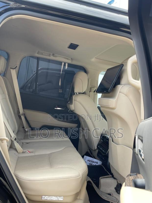 2023 Toyota Land Cruiser Black Edition: Power & Style Combined