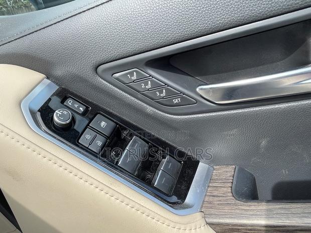 2023 Toyota Land Cruiser Black Edition: Power & Style Combined