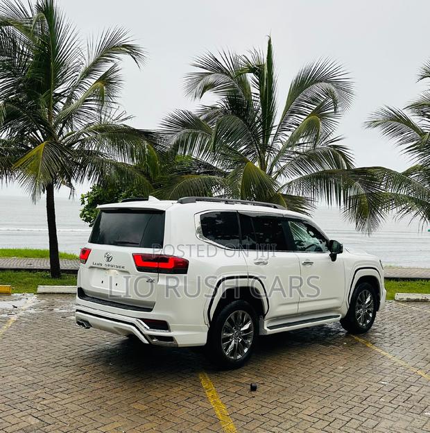 2024 Toyota Land Cruiser - White, Platinum Edition