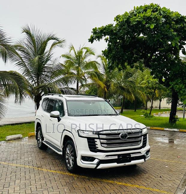2024 Toyota Land Cruiser - White, Platinum Edition