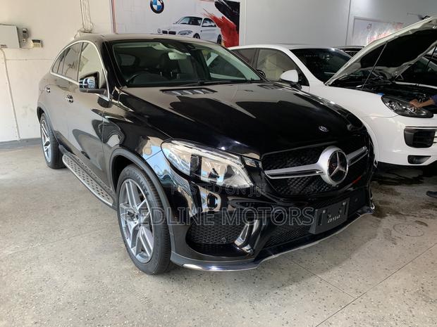 Luxury 2017 Mercedes-Benz GLE-Class GLE 350d 4MATIC in Matt Black