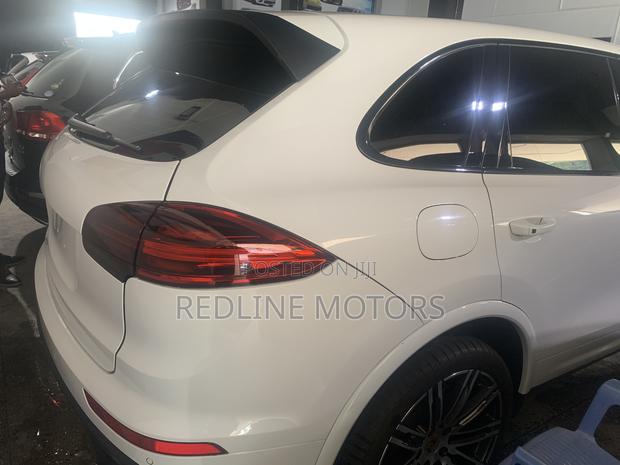 Pre-owned 2017 Porsche Cayenne AWD, Pearl, Stunning Condition