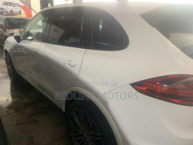 Pre-owned 2017 Porsche Cayenne AWD, Pearl, Stunning Condition
