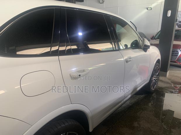 Pre-owned 2017 Porsche Cayenne AWD, Pearl, Stunning Condition