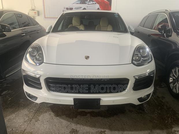 Pre-owned 2017 Porsche Cayenne AWD, Pearl, Stunning Condition