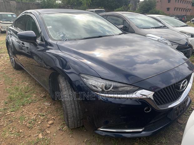 Mazda Atenza (2018 Blue): Elegant Sedan