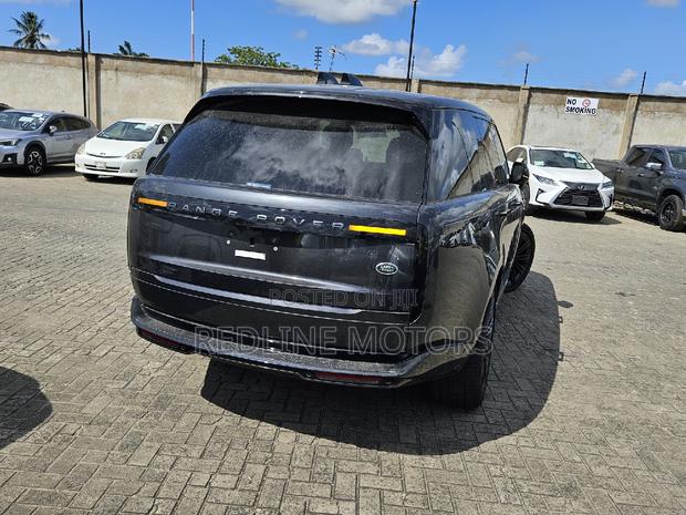 New 2023 Land Rover Range Rover Vogue in Gray - Premium SUV