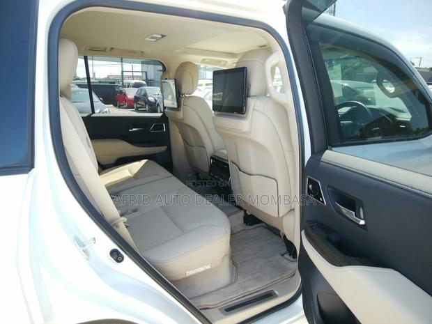 Toyota Land Cruiser 3.3 Diesel 4WD 2022 White