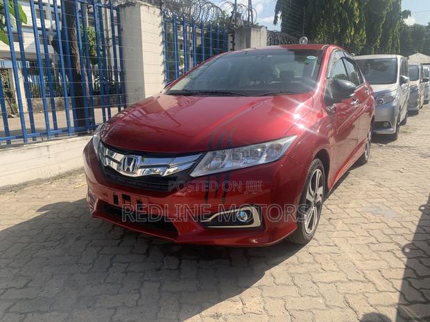 2016 Red Honda Grace 1.5 Petrol FWD - Stylish and Efficient
