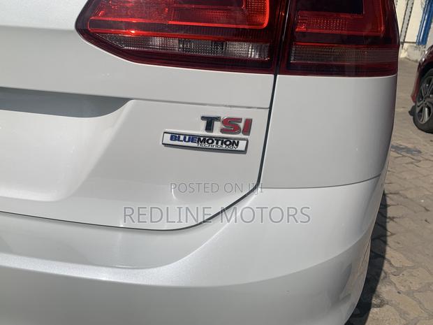 Volkswagen Golf Variant 2016: The Off-White Version