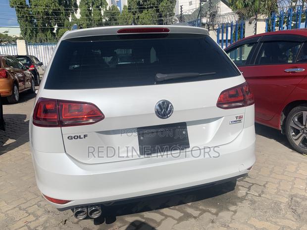 Volkswagen Golf Variant 2016: The Off-White Version