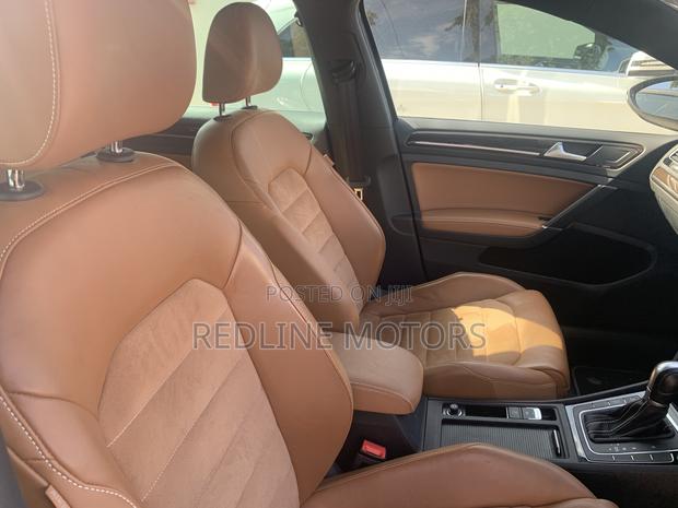 Pre-owned 2018 Volkswagen Golf Variant - Spacious and Stylish
