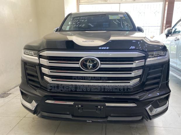 2023 Toyota Land Cruiser Black: Unmatched Off-road Performance