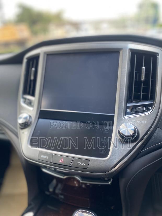 2018 Toyota Crown - Brown Sedan - Perfect for Your Needs