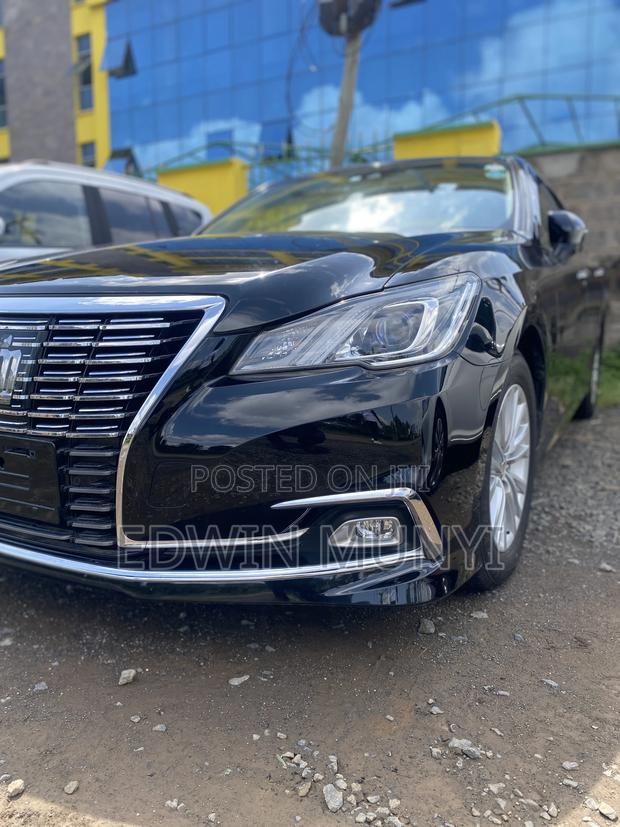 2018 Toyota Crown - Brown Sedan - Perfect for Your Needs